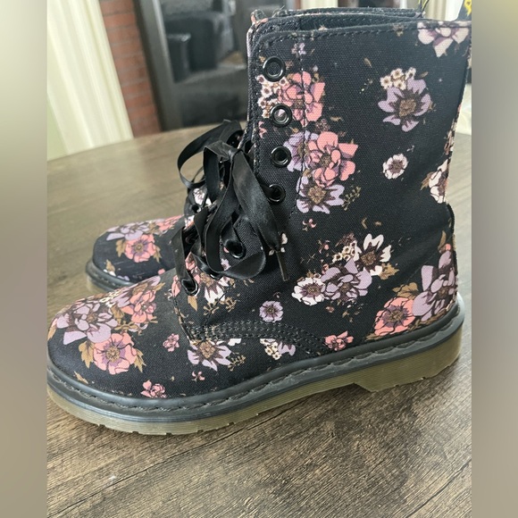 Rare Dr. Martens Beckett  combat Boots NWOT size 38/ 7 - Picture 2 of 11